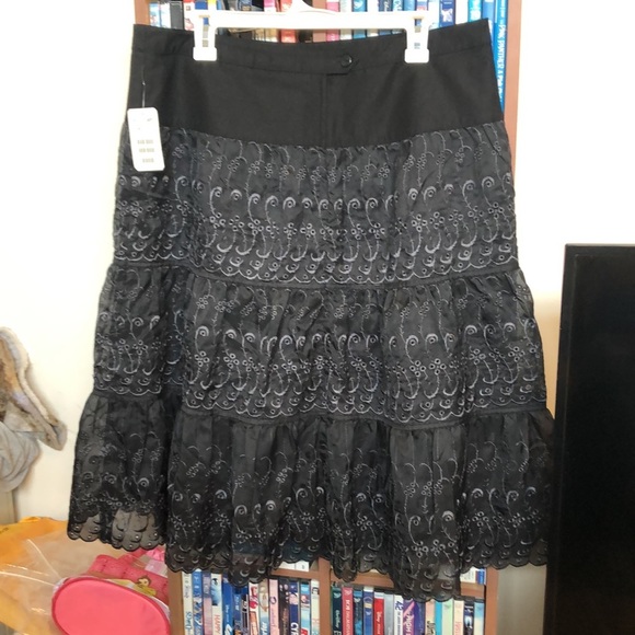 NWT H&M Black Eyelet/ Peasant Skirt Sz 14 - Picture 4 of 9